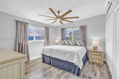 House in Key Largo, Florida 3 bedrooms, 92.16 sq.m. № 2020716 - photo 14