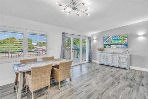 House in Key Largo, Florida 3 bedrooms, 92.16 sq.m. № 2020716 - photo 11