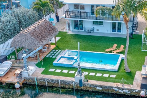 House in Key Largo, Florida 3 bedrooms, 92.16 sq.m. № 2020716 - photo 2