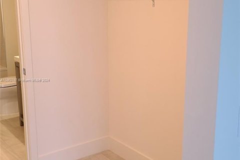Studio in the Condo in Sunrise, Florida  № 7937 - photo 20