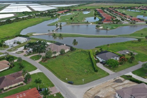 Land in Naples, Florida № 1950864 - photo 1