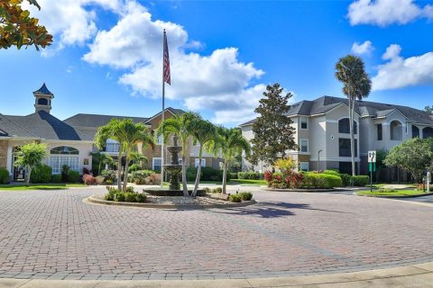 Condo in Port Orange, Florida, 2 bedrooms  № 1813036 - photo 1