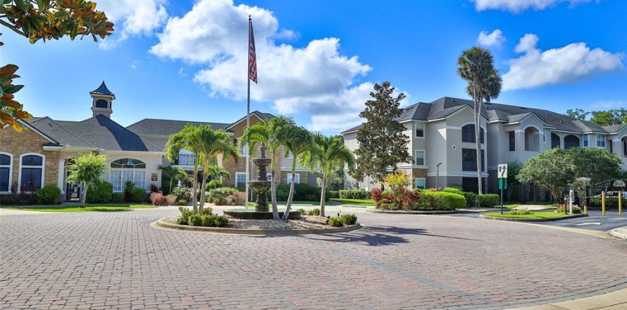 Condo in Port Orange, Florida, 2 bedrooms № 1813036