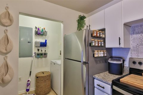 Condo in Port Orange, Florida, 2 bedrooms  № 1813036 - photo 7