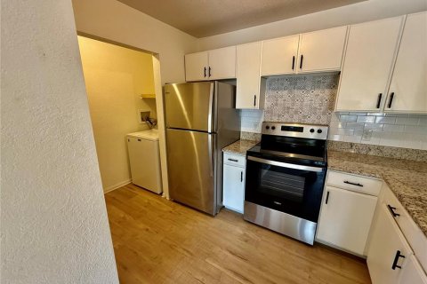 Condo in Port Orange, Florida, 2 bedrooms  № 1813036 - photo 6