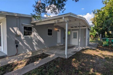 House in Port Charlotte, Florida 2 bedrooms, 98.1 sq.m. № 2277040 - photo 3