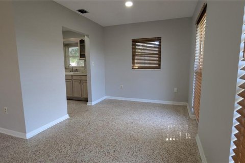 House in Port Charlotte, Florida 2 bedrooms, 98.1 sq.m. № 2277040 - photo 10
