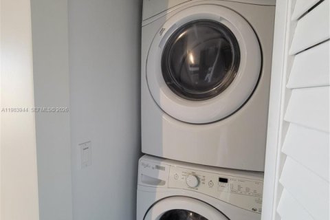 Copropriété à louer à Miami, Floride: 1 chambre, 48.87 m2 № 2048457 - photo 12