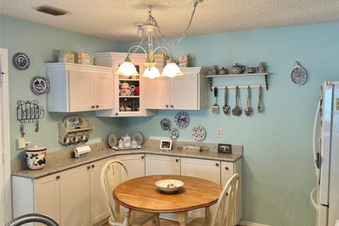 House in The Villages, Florida 2 bedrooms, 99.5 sq.m. № 2210557 - photo 7