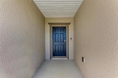 House in Port Charlotte, Florida 4 bedrooms, 174.1 sq.m. № 2136330 - photo 9