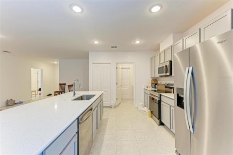 House in Port Charlotte, Florida 4 bedrooms, 174.1 sq.m. № 2136330 - photo 21