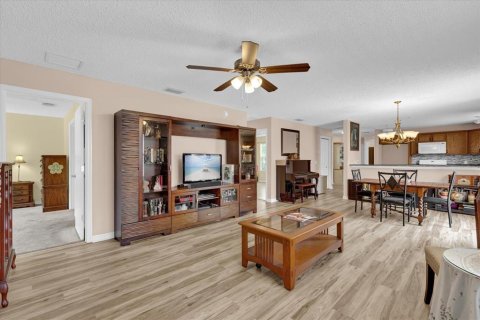 House in The Villages, Florida 3 bedrooms, 137.77 sq.m. № 1676068 - photo 14