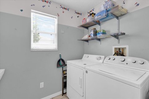 House in The Villages, Florida 3 bedrooms, 137.77 sq.m. № 1676068 - photo 23