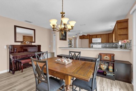 House in The Villages, Florida 3 bedrooms, 137.77 sq.m. № 1676068 - photo 15