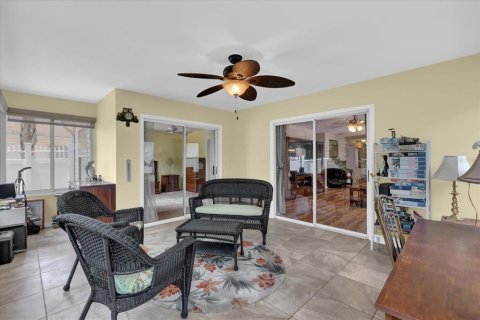 House in The Villages, Florida 3 bedrooms, 137.77 sq.m. № 1676068 - photo 6