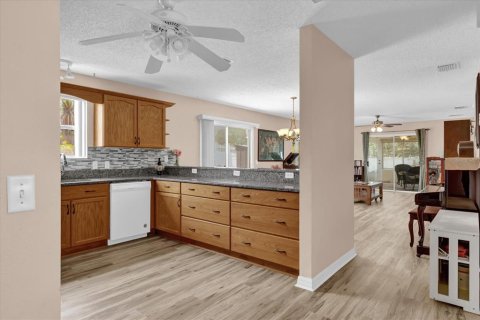House in The Villages, Florida 3 bedrooms, 137.77 sq.m. № 1676068 - photo 17