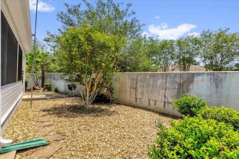 House in The Villages, Florida 3 bedrooms, 137.77 sq.m. № 1676068 - photo 10