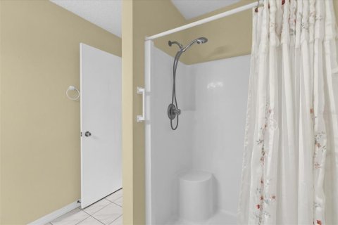 House in The Villages, Florida 3 bedrooms, 137.77 sq.m. № 1676068 - photo 5