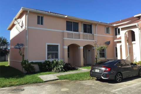 Townhouse in Miami, Florida 2 bedrooms, 85.1 sq.m. № 2152717