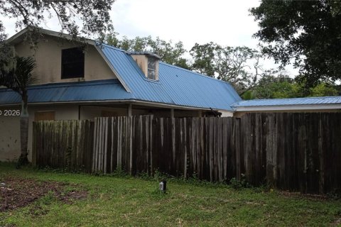 Casa en venta en Saint Lucie, Florida, 6 dormitorios, 286.88 m2 № 2422984 - foto 10
