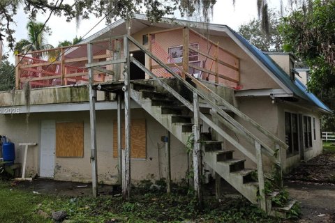 Casa en venta en Saint Lucie, Florida, 6 dormitorios, 286.88 m2 № 2422984 - foto 18