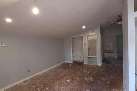 Casa en venta en Saint Lucie, Florida, 6 dormitorios, 286.88 m2 № 2422984 - foto 22