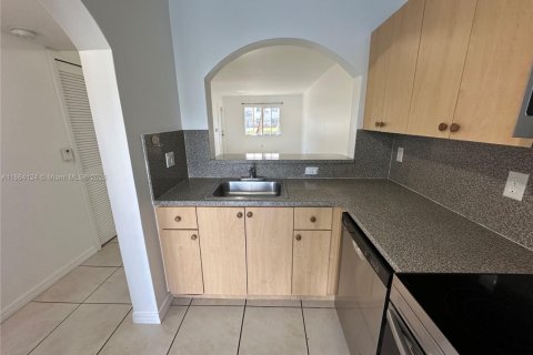 Condominio en alquiler en Homestead, Florida, 2 dormitorios, 76.37 m2 № 1957368 - foto 14