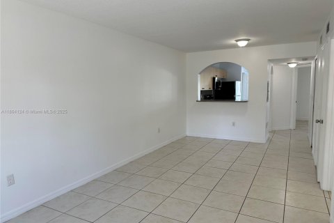 Condominio en alquiler en Homestead, Florida, 2 dormitorios, 76.37 m2 № 1957368 - foto 3