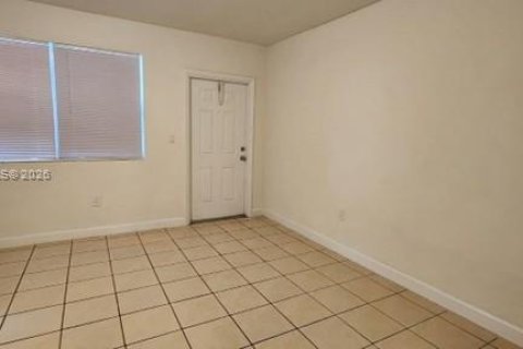 Apartamento en alquiler en Miami, Florida, 1 dormitorio, 37.16 m2 № 2069197 - foto 5