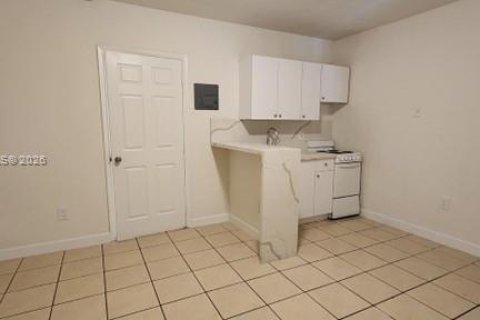 Apartamento en alquiler en Miami, Florida, 1 dormitorio, 37.16 m2 № 2069197 - foto 2