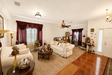Villa ou maison à vendre à Tampa, Floride: 4 chambres, 203.92 m2 № 2215486 - photo 5