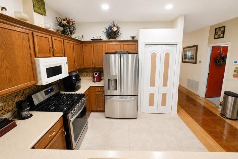 Villa ou maison à vendre à Tampa, Floride: 4 chambres, 203.92 m2 № 2215486 - photo 7