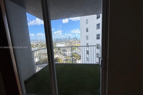 Купить кондоминиум в Майами, Флорида 2 спальни, 91.88м2, № 2023864 - фото 12