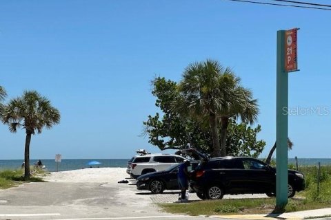Land in Fort Myers Beach, Florida № 1852497 - photo 9
