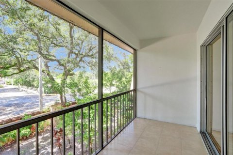 Townhouse in Lauderhill, Florida 3 bedrooms, 147.71 sq.m. № 1943581 - photo 29