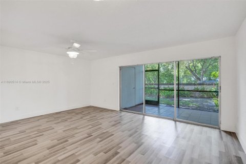 Townhouse in Lauderhill, Florida 3 bedrooms, 147.71 sq.m. № 1943581 - photo 19