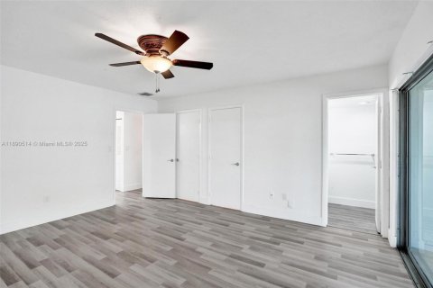 Townhouse in Lauderhill, Florida 3 bedrooms, 147.71 sq.m. № 1943581 - photo 23