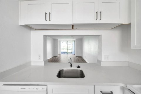 Condo in Clearwater, Florida, 2 bedrooms  № 1805255 - photo 7
