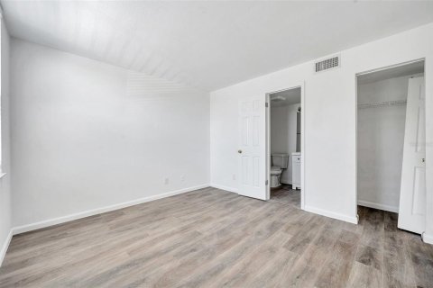 Condo in Clearwater, Florida, 2 bedrooms  № 1805255 - photo 18