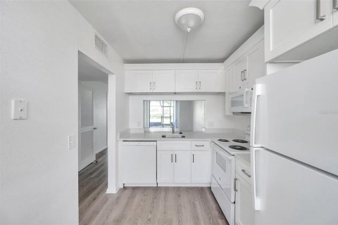 Condo in Clearwater, Florida, 2 bedrooms  № 1805255 - photo 6