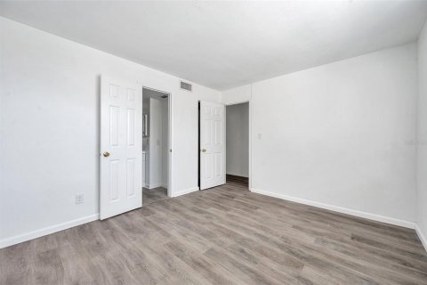 Condo in Clearwater, Florida, 2 bedrooms  № 1805255 - photo 17