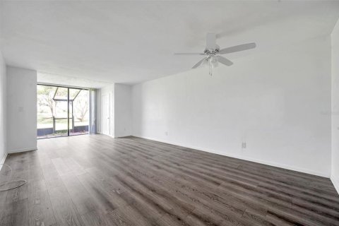 Condo in Clearwater, Florida, 2 bedrooms  № 1805255 - photo 10
