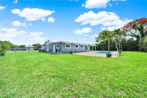 House in Homestead, Florida 4 bedrooms, 194.35 sq.m. № 2007501 - photo 22