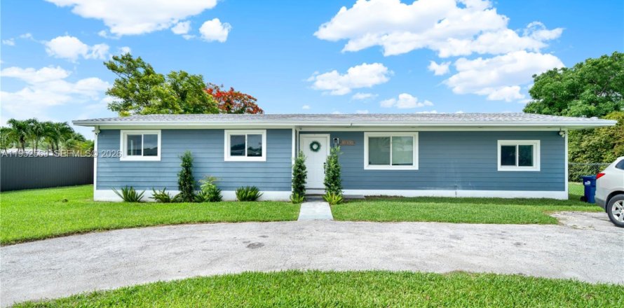 House in Homestead, Florida 4 bedrooms, 194.35 sq.m. № 2007501