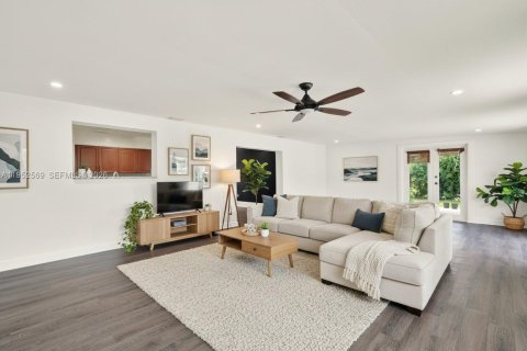 House in Homestead, Florida 4 bedrooms, 194.35 sq.m. № 2007501 - photo 7