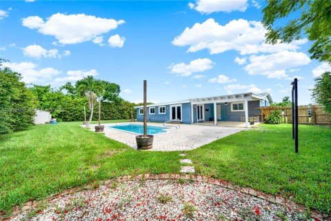 House in Homestead, Florida 4 bedrooms, 194.35 sq.m. № 2007501 - photo 11