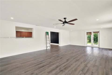 House in Homestead, Florida 4 bedrooms, 194.35 sq.m. № 2007501 - photo 8