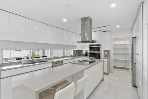 Villa ou maison à vendre à Hollywood, Floride: 4 chambres, 175.59 m2 № 2053870 - photo 6