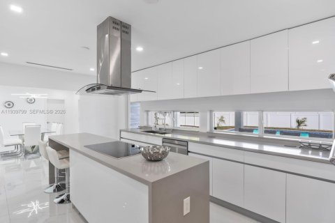 Villa ou maison à vendre à Hollywood, Floride: 4 chambres, 175.59 m2 № 2053870 - photo 7