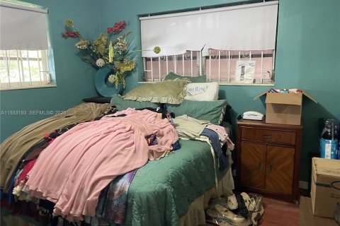 House in Miami Gardens, Florida 3 bedrooms, 151.9 sq.m. № 1992361 - photo 10